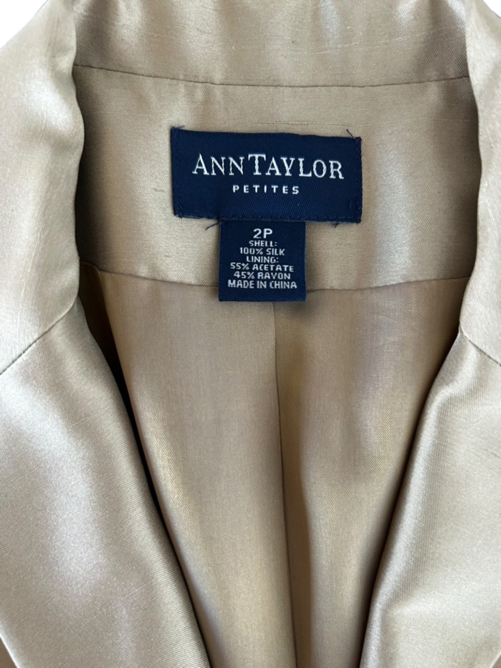 Ann Taylor Petites Silk Blazer Gold Champagne Jacket Cropped Tailored 2P - Picture 4 of 4